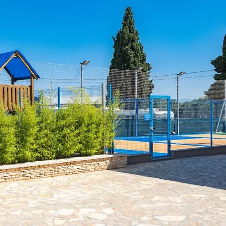 Villa Istra Kamen For Kids & Families Near Pula For 18 People With Sport Activities, Wellness & 67 M2 Heated Private Pool *