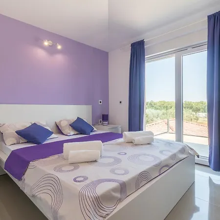 Istra Kamen For Kids & Families Near Pula For 18 People With Sport Activities, Wellness & 67 M2 Heated Private Pool *
