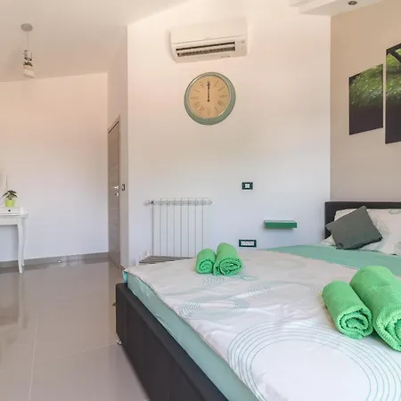 빌라 Istra Kamen For Kids & Families Near Pula For 18 People With Sport Activities, Wellness & 67 M2 Heated Private Pool *