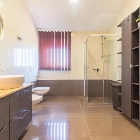 빌라 Istra Kamen For Kids & Families Near Pula For 18 People With Sport Activities, Wellness & 67 M2 Heated Private Pool Ližnjan