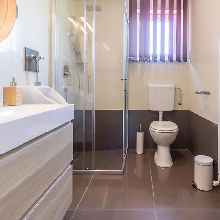 Istra Kamen For Kids & Families Near Pula For 18 People With Sport Activities, Wellness & 67 M2 Heated Private Pool *