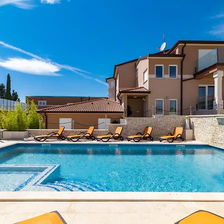 Istra Kamen For Kids & Families Near Pula For 18 People With Sport Activities, Wellness & 67 M2 Heated Private Pool