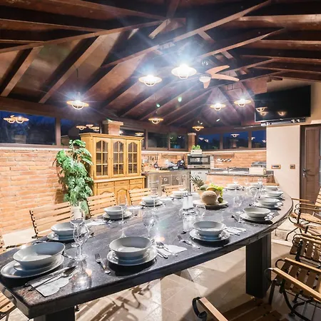 Istra Kamen For Kids & Families Near Pula For 18 People With Sport Activities, Wellness & 67 M2 Heated Private Pool Villa Ližnjan