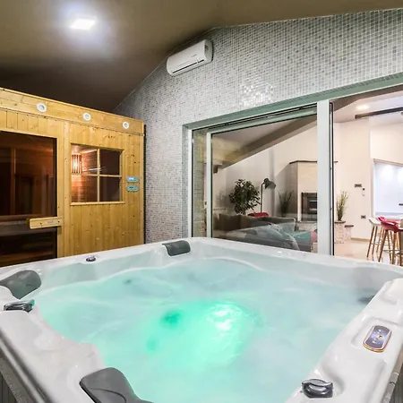 빌라 Istra Kamen For Kids & Families Near Pula For 18 People With Sport Activities, Wellness & 67 M2 Heated Private Pool *