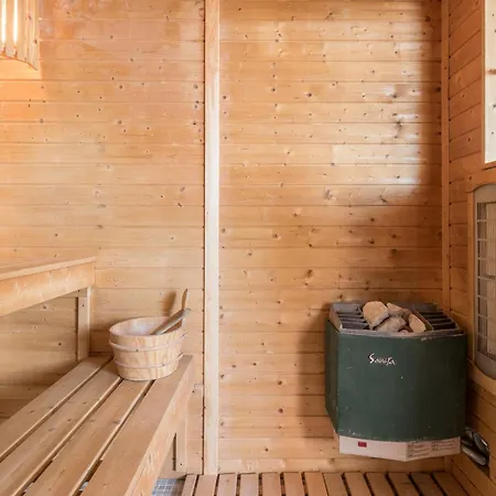 Istra Kamen For Kids & Families Near Pula For 18 People With Sport Activities, Wellness & 67 M2 Heated Private Pool 빌라