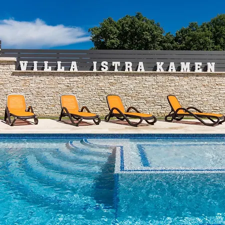 Istra Kamen For Kids & Families Near Pula For 18 People With Sport Activities, Wellness & 67 M2 Heated Private Pool Ližnjan