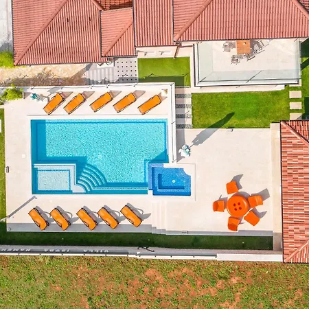 Istra Kamen For Kids & Families Near Pula For 18 People With Sport Activities, Wellness & 67 M2 Heated Private Pool Villa